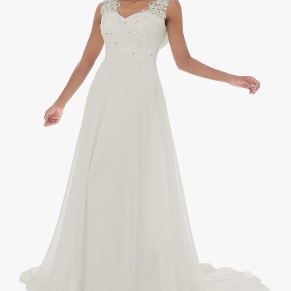 Elegant White Lace wedding Dress - Picture 4 of 10